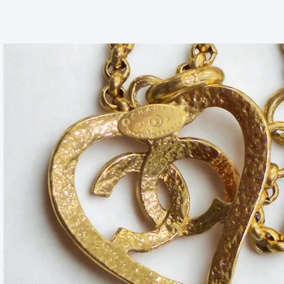 Vintage 95 Chanel Gold Heart  Necklace - Picture 5 of 5